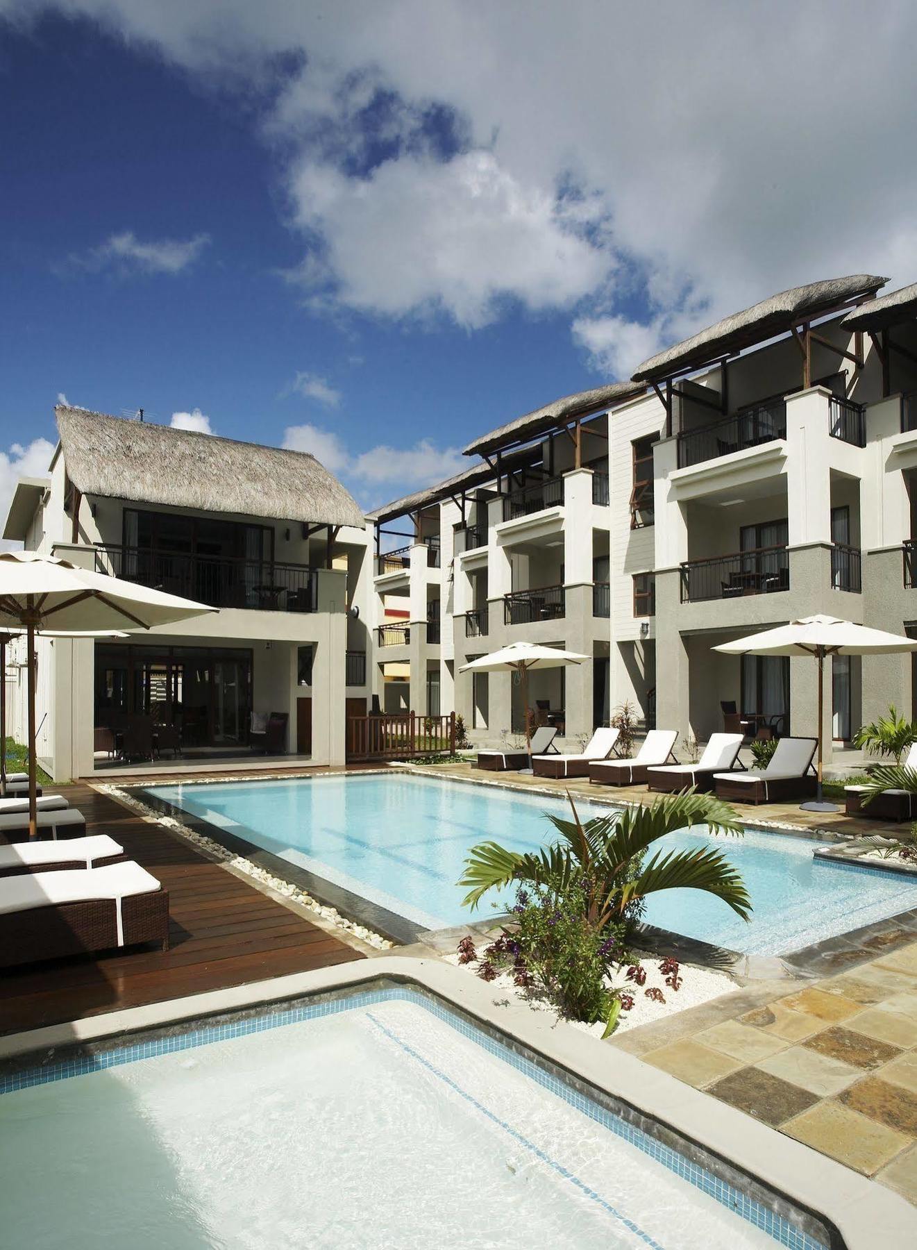 Grand Bay Suites Kültér fotó